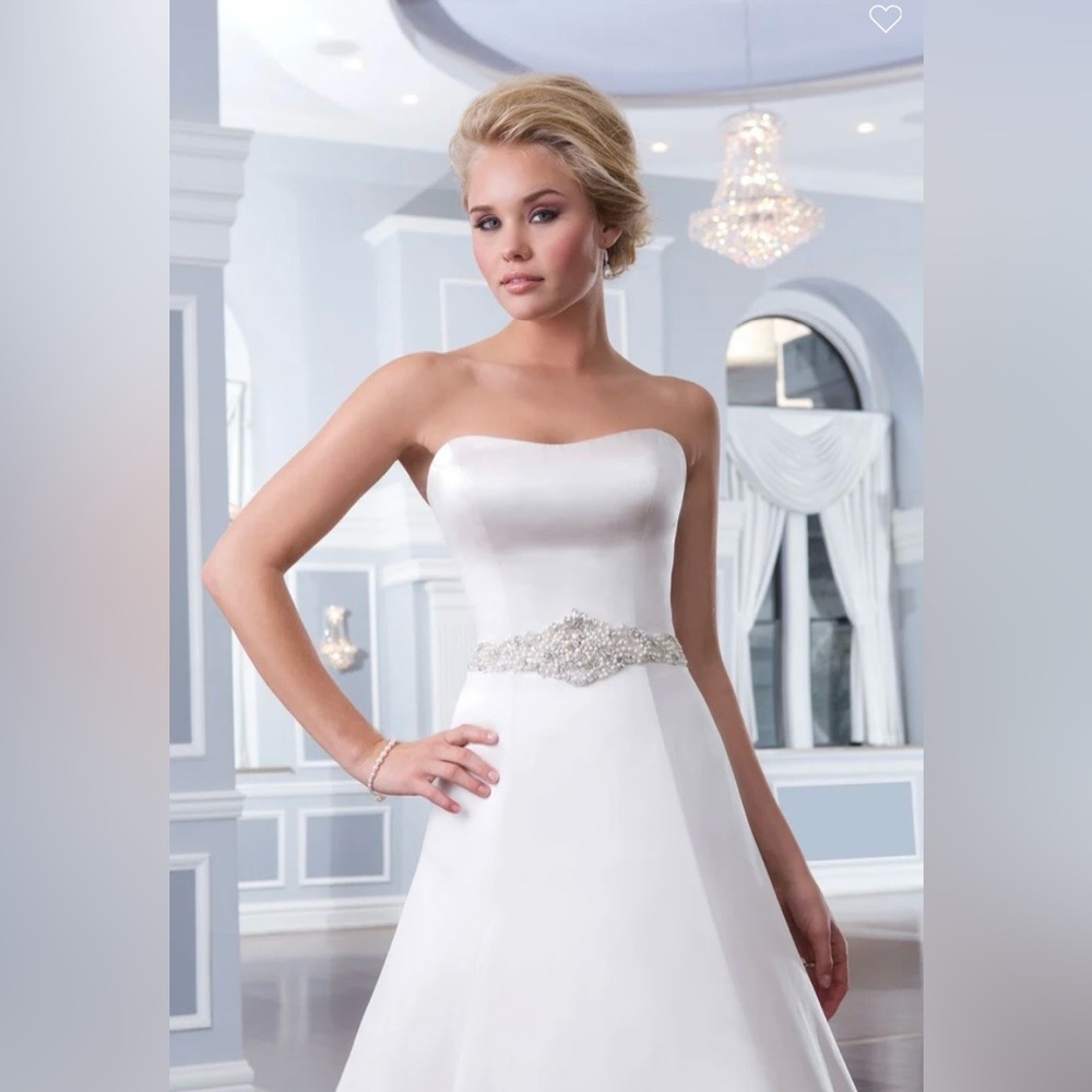 NWT Lillian West Satin Wedding Dress Size 12 - Picture 4 of 10